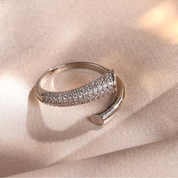 S925 Elegant Chic Silver Ring - Picture 1 of 8